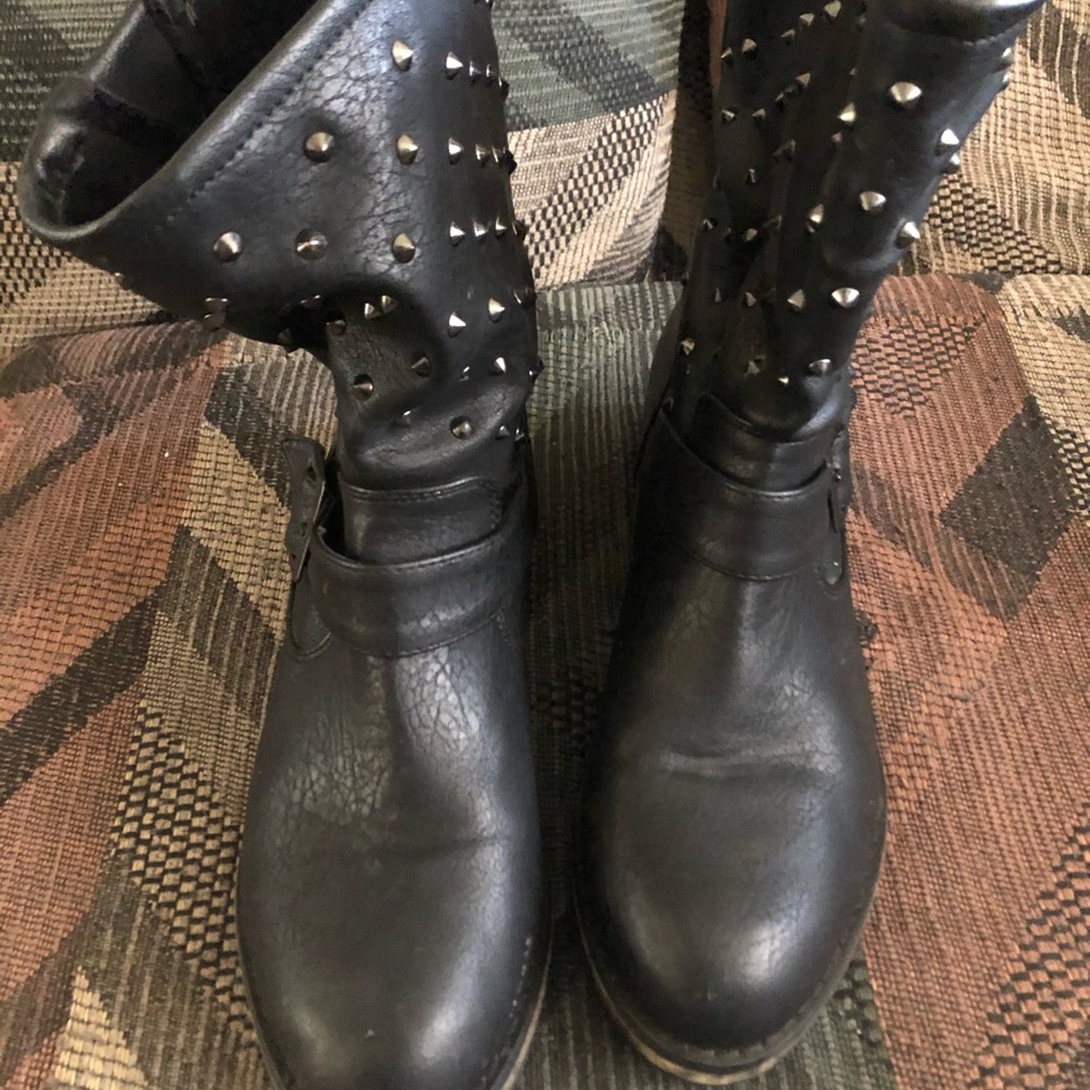 Sketchers studded black boots size 7.5